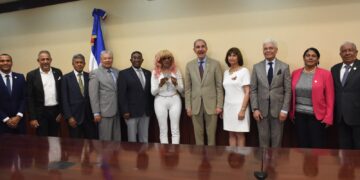 MESCYT reconoce trayectoria de la destacada merenguera Fefita La Grande