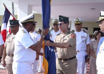 Ministro de Defensa encabeza traspaso de mando Armada de Dominicana
