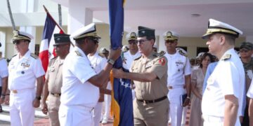 Ministro de Defensa encabeza traspaso de mando Armada de Dominicana
