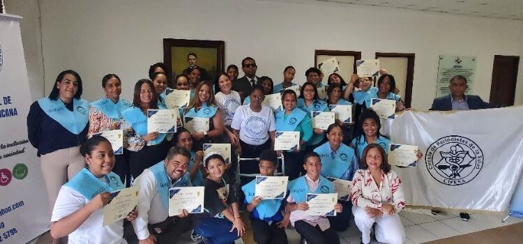 Instituciones culminan exitoso curso de lengua de señas