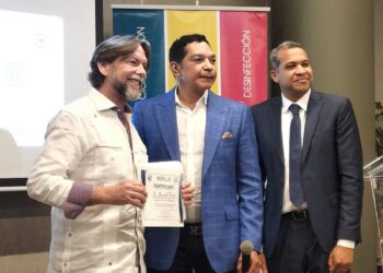 Realizan cena conferencia sobre nuevas técnicas de rejuvenecimiento facial