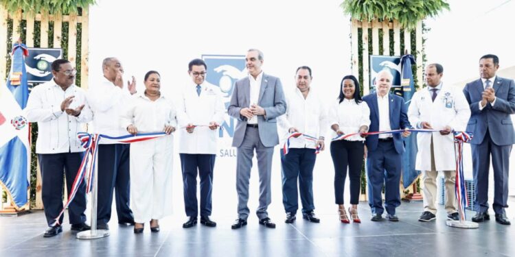 Presidente Abinader entrega nuevo unidad Materno Infantil Marcelino Vélez