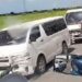 Policía persigue dos reos que se escaparon mientras eran trasladados