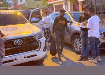 Realizan allanamiento y arrestan dueños de empresa de plásticos Vidal Plast