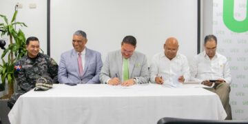 CMUCE y RPN firman acuerdo que beneficia con la provisión de servicios de salud de calidad a policías retirados