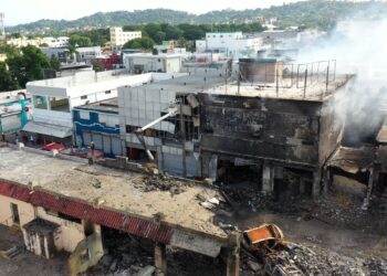 Entregan ayudas afectados por explosión; varios optaron por no recibirlo