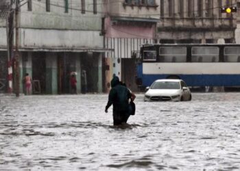 Idalia causó inundaciones y destrozos en Cuba antes de convertirse en huracán