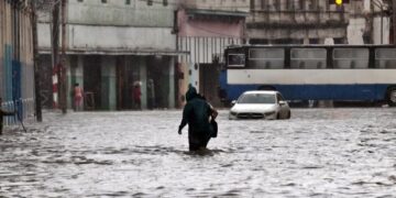 Idalia causó inundaciones y destrozos en Cuba antes de convertirse en huracán