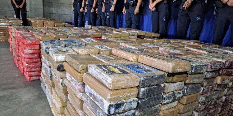 Incautados casi 9.500 kilos de cocaína en Algeciras, el mayor alijo de esta droga en España