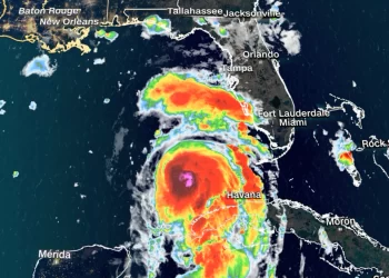 Más de 1,6 millones de personas en Florida tienen orden de evacuar sus hogares por Idalia