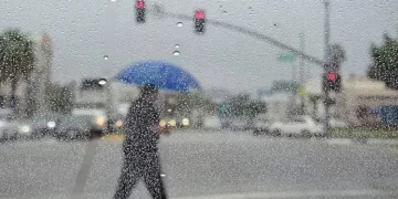 Aguaceros, tormentas eléctricas y ráfagas de viento por vaguada