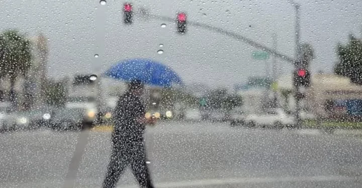 Aguaceros, tormentas eléctricas y ráfagas de viento por vaguada