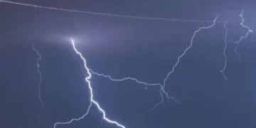 Un rayo mata a un futbolista, a su entrenador y lesiona a otra persona en Nicaragua