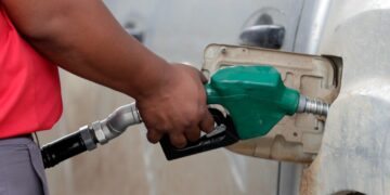 Gobierno destina más de 600 millones de pesos para frenar alzas de combustibles