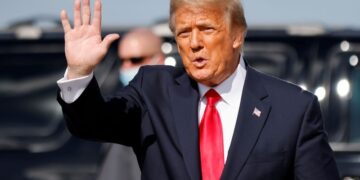 Trump pide que se separe su caso en Georgia del de los otros 18 acusados