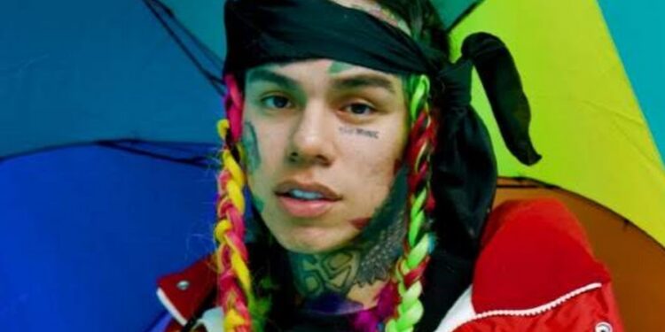 Arrestan al rapero Tekashi por cargo de no comparecencia