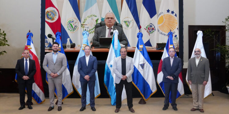 Valdez Albizu preside la 298ª reunión del Consejo Monetario Centroamericano