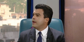 Wellington Arnaud recorre puntos críticos en Haina tras el paso de tormenta Franklin