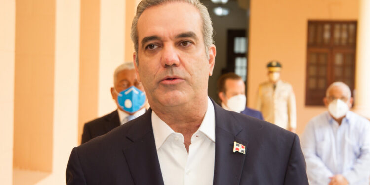 Presidente Luis Abinader deroga varios nombramiento de embajadores