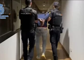 Se entrega dominicano que mató a puñaladas a su pareja en Madrid