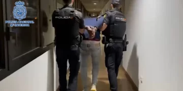 Se entrega dominicano que mató a puñaladas a su pareja en Madrid