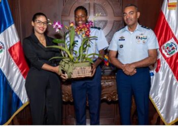 Destacada atleta Marileidy Paulino es ascendida a Segundo Teniente, FARD y Condecorada
