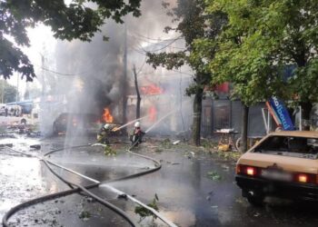 Al menos 16 muertos en un ataque ruso contra un mercado en el este de Ucrania