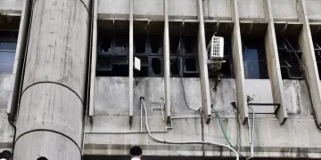 Suspendidos temporalmente los servicios de registros de armas de fuego tras incendio en edificio «El Huacal»