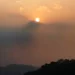 Cielo brumoso, elevadas temperaturas, aguaceros locales y tronadas hacia interior del país
