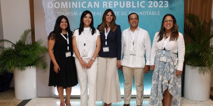 Expertos del sector turístico e inmobiliario discuten nuevos desafíos y oportunidades