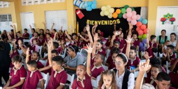 Fundación Estrella auspicia formación en inglés