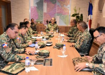 Ministerio de Defensa pasa revista a la situación de la frontera