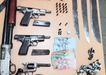 Policía apresa seis personas y ocupa cinco armas de fuego portadas de manera ilegal en Neyba, provincia Bahoruco