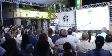 Wellington Arnaud   inicia alcantarillado sanitario en  provincia Hermanas Mirabal