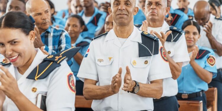 Bomberos del DN ratifican compromiso social en actos del día de la Virgen de las Mercedes