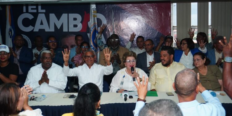 Funcionarios municipales aseguran PRM solo gana con Manuel Jiménez