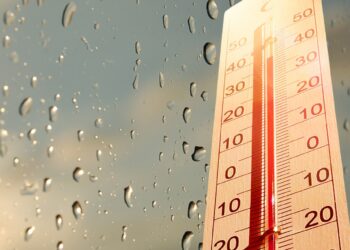 Ambiente caluroso y algunos aguaceros focalizados por vaguada