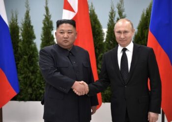 Kim de Corea del Norte promete pleno apoyo a Moscú en una cumbre con Putin en Rusia