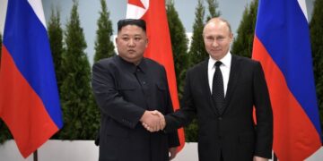 Kim de Corea del Norte promete pleno apoyo a Moscú en una cumbre con Putin en Rusia