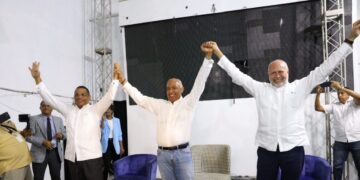 Merido Torres y Robert Arias pasan a apoyar la candidatura de Bertico Santana