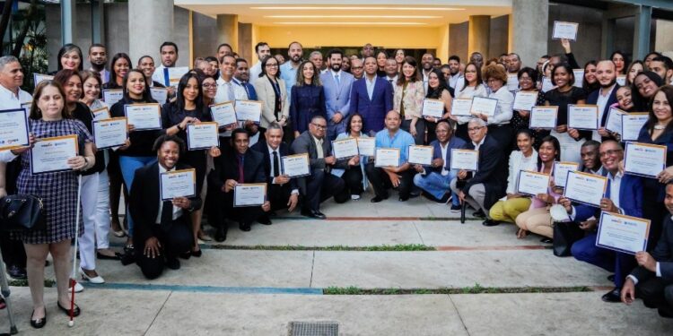 Edesur y Unapec inician tercer diplomado sobre sector eléctrico