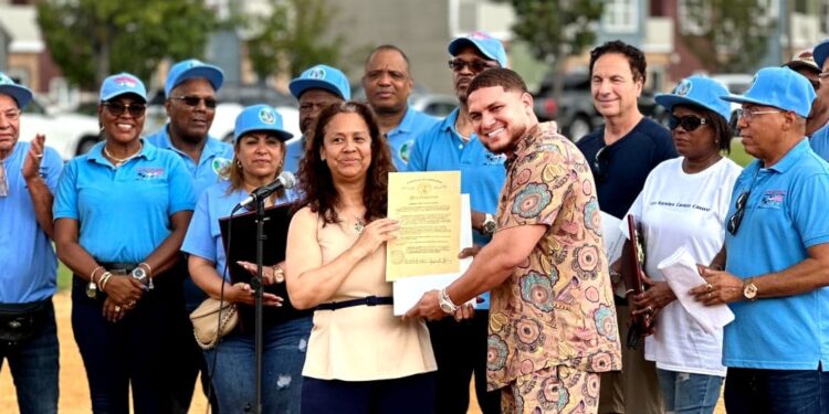 Rency Taveras Hichez, recibe reconocimiento del Comité Internacional de Ayuda y de la comisionada de Jersey City
