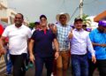 Fredy Fernández reúne a cientos de seguidores en un recorrido por Salcedo