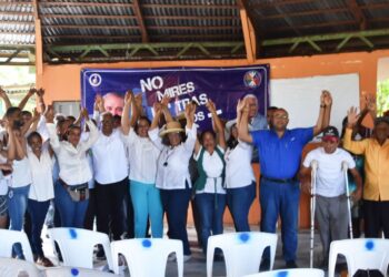 Juan Rosa juramenta nuevos militantes en apoyo a Luis Abinader en Hato Nuevo