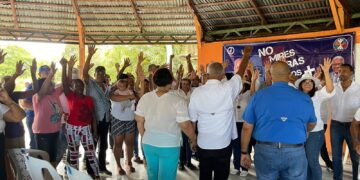 Juan Rosa juramenta nuevos militantes en apoyo a Luis Abinader en Hato Nuevo