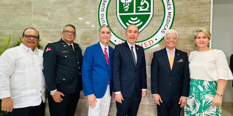 García Fermín encabeza inauguración del Instituto Superior Especializado en Imágenes Médicas (INESIMED)