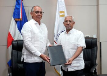MINERD y APEDI firman acuerdo para apoyar centro educativo de Santiago