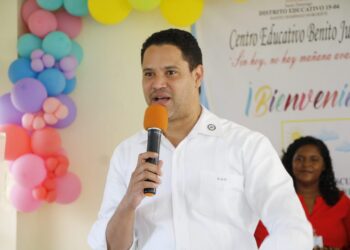 Rafael Amador Figaris afirma libros de textos del Minerd representan un "espaldarazo" a la educación pública