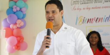 Rafael Amador Figaris afirma libros de textos del Minerd representan un "espaldarazo" a la educación pública