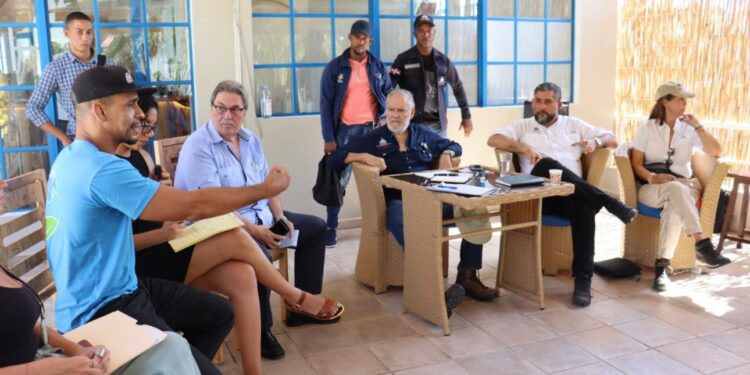 Ceara Hatton encabeza encuentro con actores sociales integrados al plan de comanejo de la Laguna Cabarete y Goleta